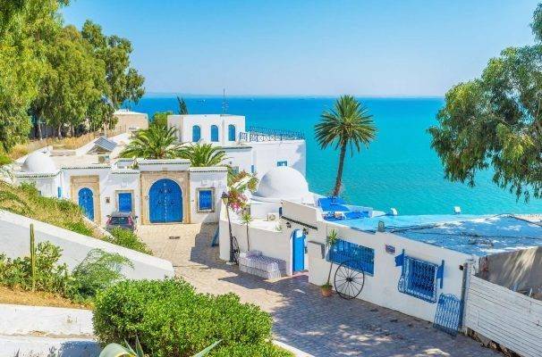 فصل الصيف درجات الحرارة في ارتفاع طفيف في أول أيام الصيف