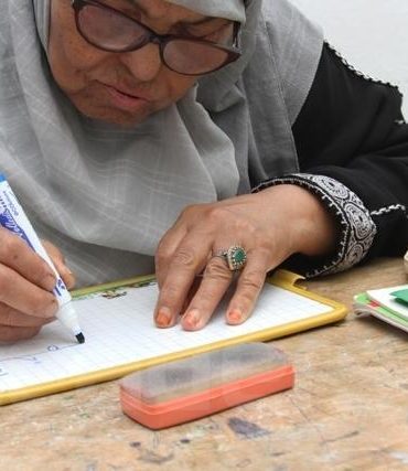 chra3 الشارع_التونسي: باش تفسرو انتشار الامية في تونس 