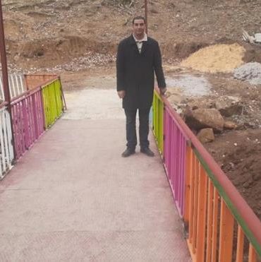 initiative الناشط بالمجتمع المدني كريم عرفة يطلب ترخيص لبناء جسر على مجردة