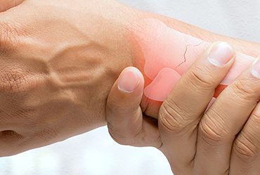 saha  شنوة اعراض الاصابة بالروماتيزم و سبل العلاج مع استاذة طب المفاصل و العظام بالمنجي سليم كوثر بن عبد الغني