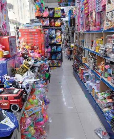 لعب أطفال وزارة الأسرة تدعو إلى تفادي اقتناء الألعاب الخطيرة على صحة الأطفال