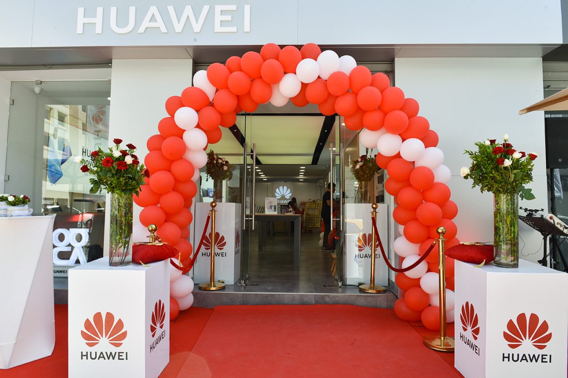 2 3 1 الافتتاح الرسمي لمتجر هواوي Huawei Experience Store بضفاف البحيرة 1