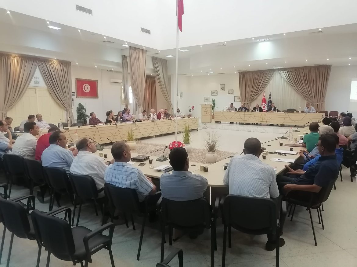 القيروان والي القيروان: "مشروعان هامان" بالمنطقة الصناعية بالسبيخة