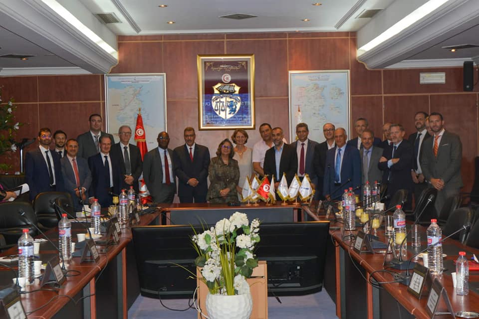 توقيع عقود توقيع عقود انجاز المرحلة الأولى لمشروع الشبكة الكهربائية الذكية