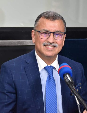 abderrazek kileni العمداء السابقين للمحامين يعبروا على موقفهم من مشروع الدستور المعروض على الاستفتاء، ضيفنا العميد السابق عبد الرزاق الكيلاني