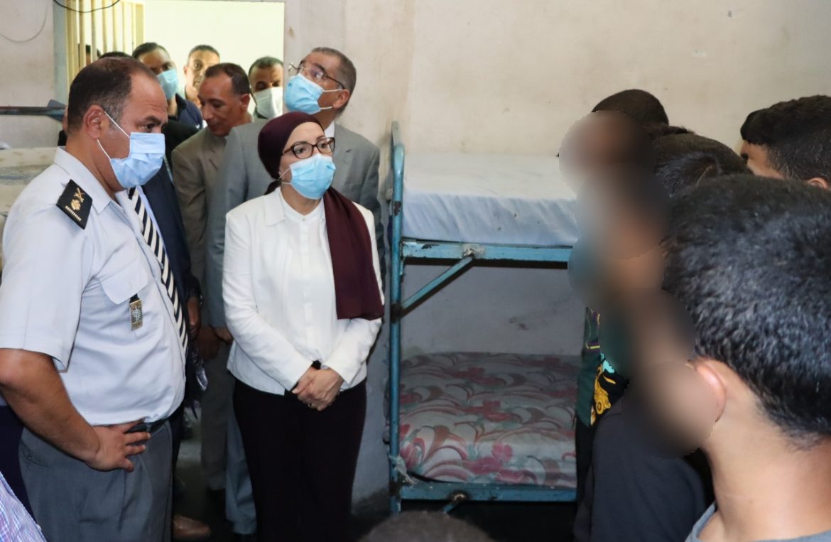 السجن وزيرة العدل تؤكد على تحسين ظروف الإيداع ودعم الإحاطة بالمساجين