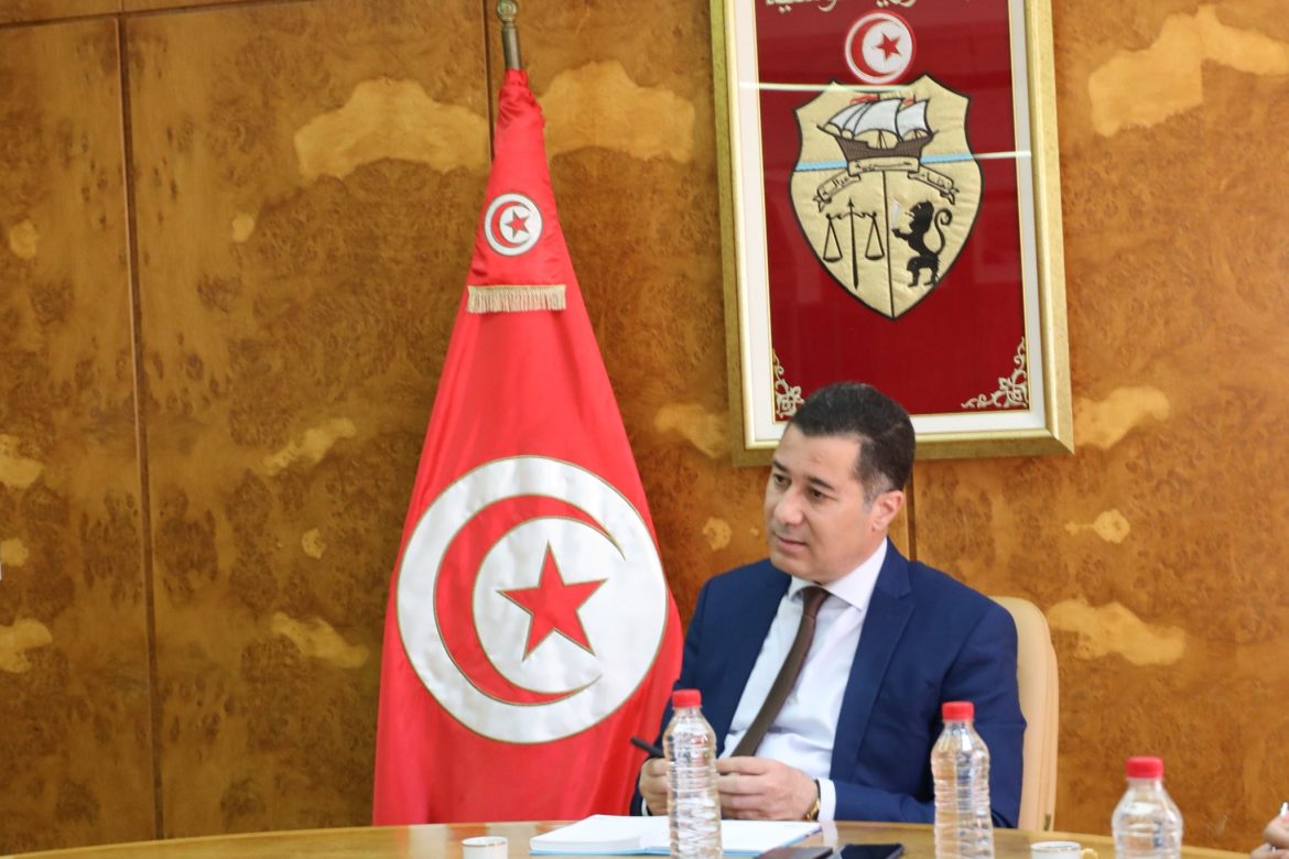 النقل وزير النقل يوصي بتركيز لجنة بكل معبر حدودي على الجهة الغربية للبلاد