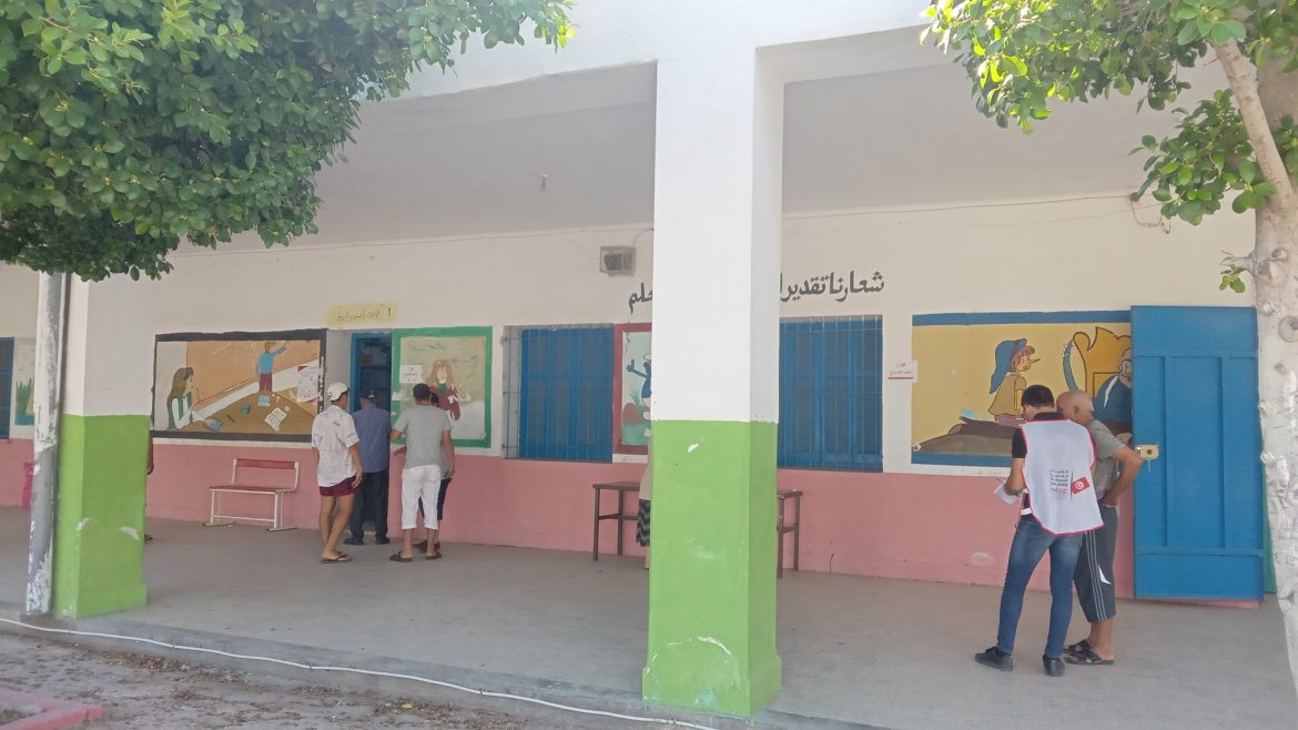 بن عروس بن عروس: عملية الاستفتاء تسير بطريقة عادية