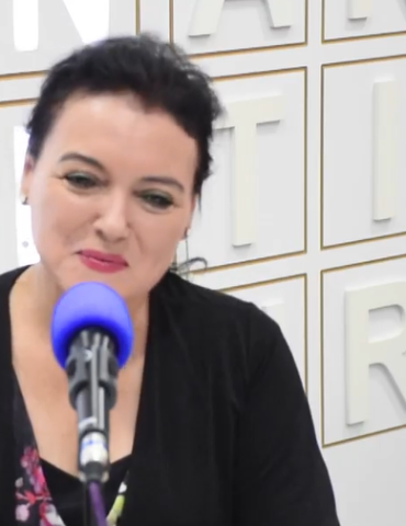 Saloua Abdelkhalek L'écosystème d'innovation en Afrique et en Tunisie Saloua Abdelkhalek Fondatrice et Directrice Générale du Centre International de Tunis pour l'Economie Culturelle Numérique (TICDCE),