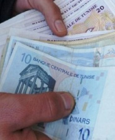 actu conso 4 قداش تتداين الاسر التونسية باش تؤمن العودة المدرسية لصغارها مع رئيس منظمة اشاد المستهلك لطفي الرياحي