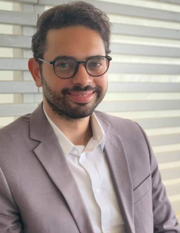 d9i9a sa77a 1 الدكتور مدثر مرزوق يحكيلنا كيفاش يجب التعامل مع ارتفاع الحرارة، العادات الخاطئة في التعامل مع ارتفاع الحرارة و شنوة الدوايات الي تتعطا خاصة للصغار