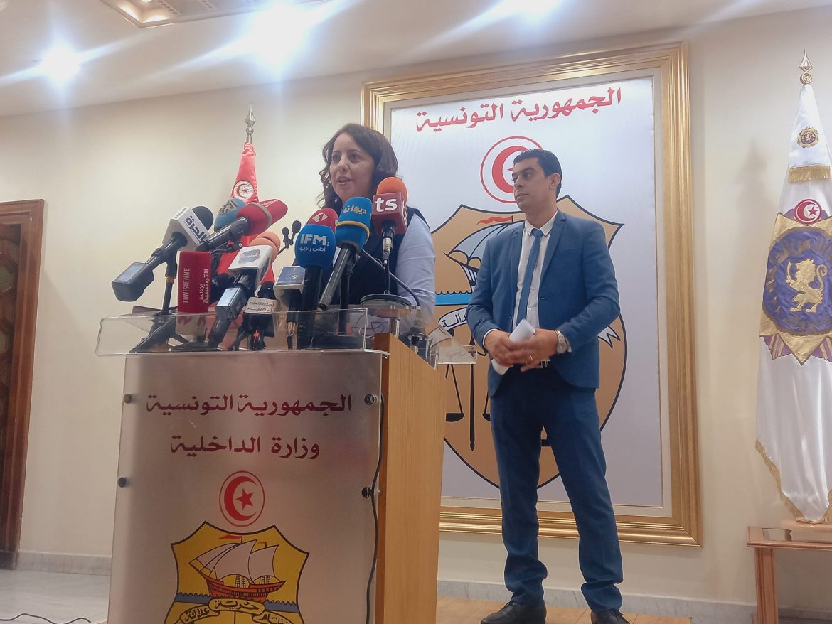 الداخلية الداخلية: غاز مشل للحركة ومسيل للدموع خلال فض اعتصام نقابات الأمنية بصفاقس