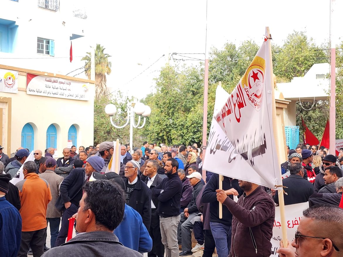 اتحاد الجلّولي: "التجمعات النقابية رسالة واضحة لفشل الحكومة"