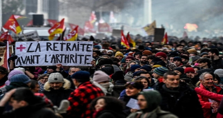 france "مظاهرات ضخمة وإضرابات للنقابات العمالية في فرنسا"