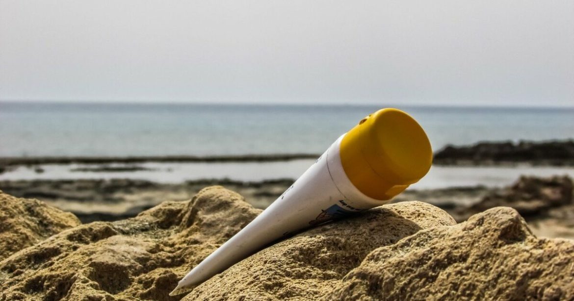 creme solaire peut on se proteger sans polluer les oceans 25 mille tonnes de crèmes solaires dans les océans...