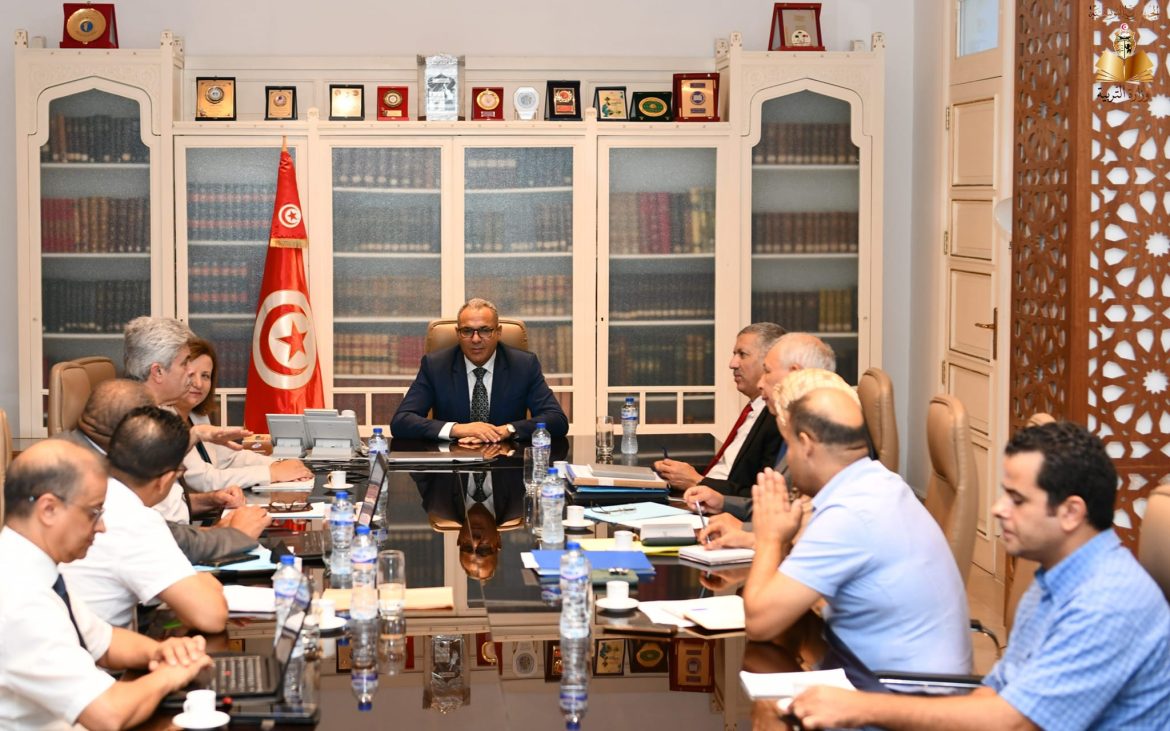التربية مشروع مشترك بين وزارتي التربية والصناعة للانتقال الطاقي بالوسط التربوي بكلفة 300 مليون دينار