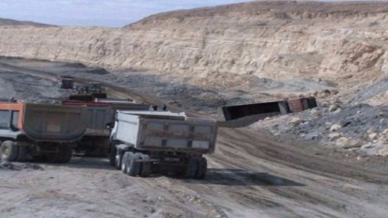 فسفاط 1 بلدية الرديف تمنع مرور شاحنات نقل الفسفاط وسط المدينة