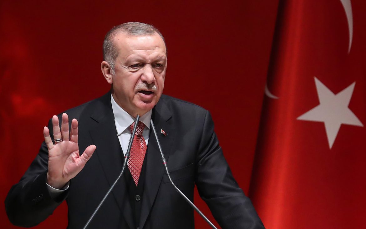 أردوغان أردوغان يدعو إلى "تجمع فلسطين الكبير" في مطار أتاتورك