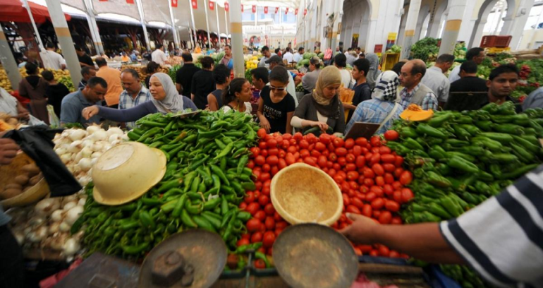 سوق هل هناك نقص في بعض المواد الأساسية خلال شهر رمضان؟