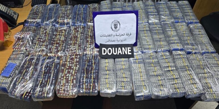 douane إحباط محاولة تهريب أكثر من 36 ألف حبة دواء مخدر