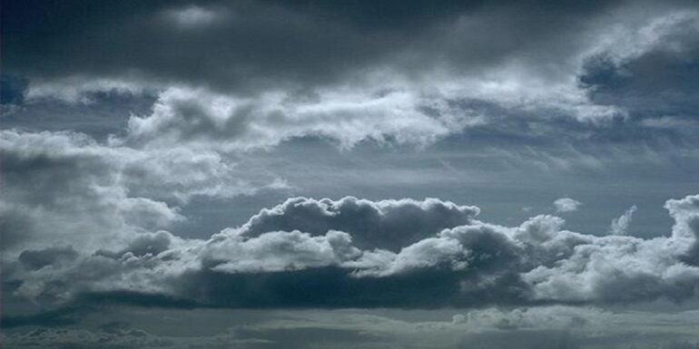 meteo طقس اليوم: مغيم جزئيا مع أمطار متفرقة و إنخفاض في درجات الحرارة