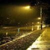 طقس الليلة: أمطار أحيانا غزيرة وهبوب رياح قوية