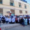العاملون بالمستشفى الجهوي بقفصة ينفذون وقفة احتجاجية