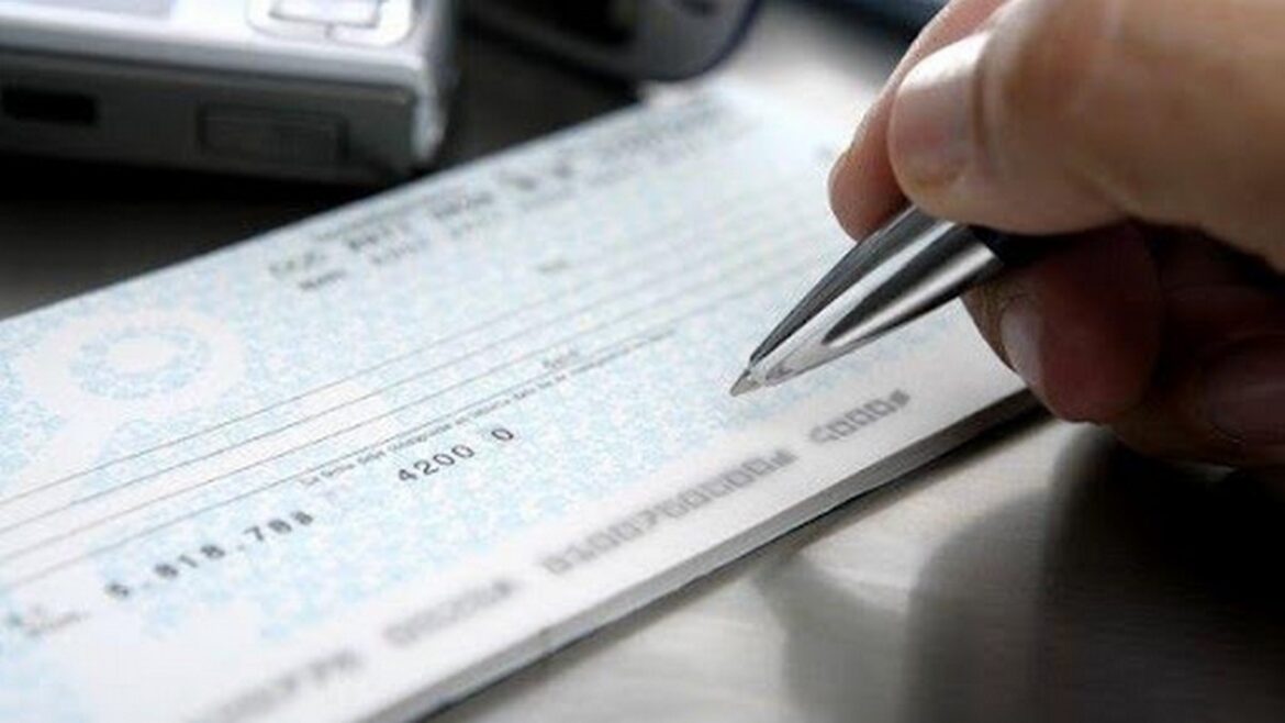 شيكات 1 معز حديدان: تم نقل الإشكال الاقتصادي من الشيكات إلى الكمبيالات