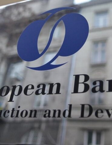 Challenges tn ebrd BERD توقع انتعاش النمو في تونس إلى 1.9% خلال سنة 2024