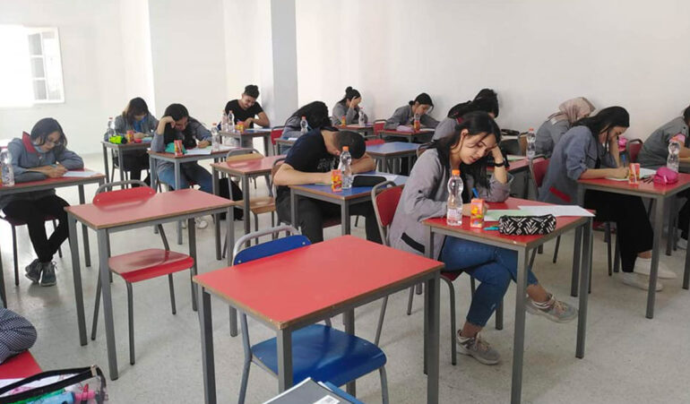 انطلاق اختبارات البكالوريا البيضاء بداية من الغد.. فتح التسجيل للحصول على نتائج البكالوريا عبر الـSMS
