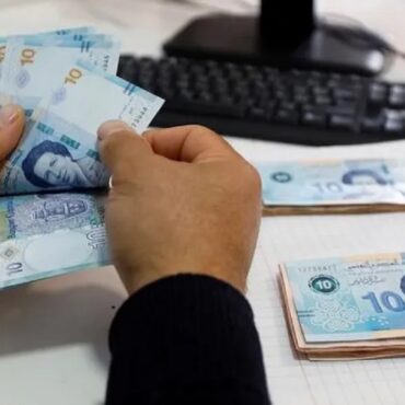 نقود فلوس أموال رويترز بداية من اليوم.. صرف جرايات التقاعد لشهر جوان 2026