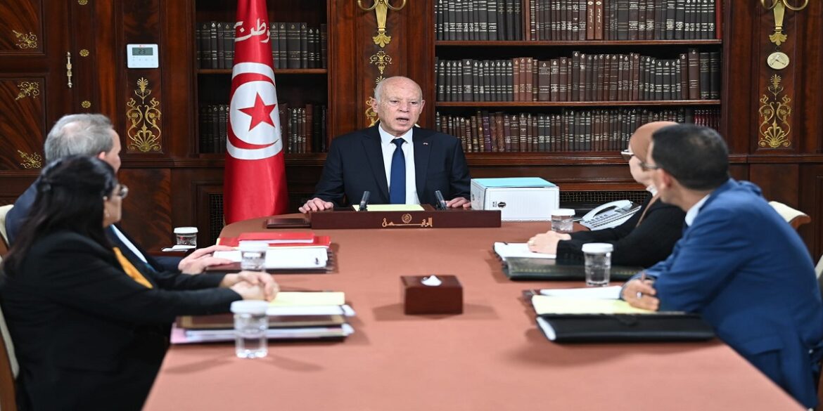 411 تنقيح الفصل 411: رئيس الجمهورية يؤكد ضرورة تحقيق التوازن المنشود بين كل الأطراف..