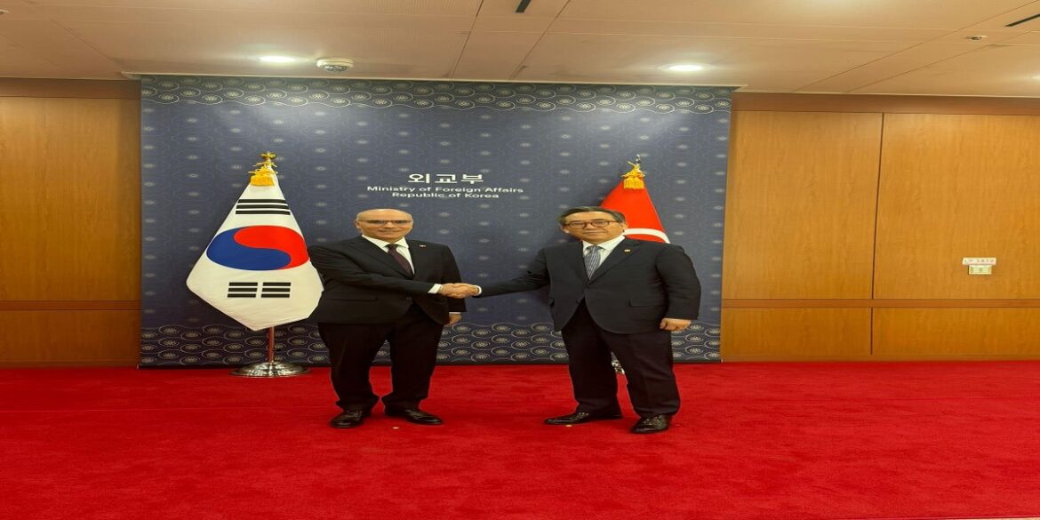 korea وزير الخارجية يؤكد رغبة تونس في استقطاب المزيد من الاستثمارات الكورية