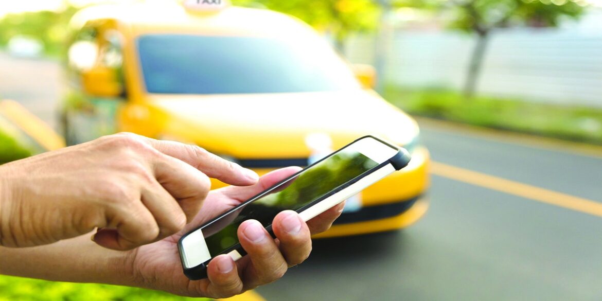 taxi "العقاب يجب أن يشمل أيضا المواطن الذي يستعمل التطبيقة وليس التاكسي فقط"