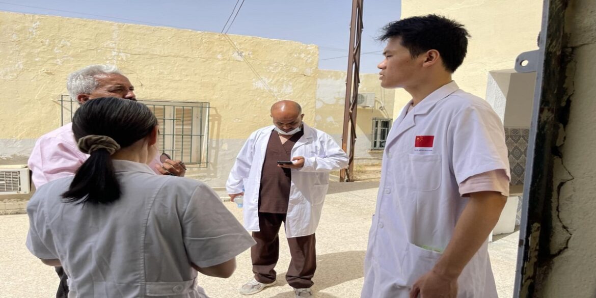 china بعثة من الأطباء الصينيين تقوم بعيادات مجانية بمستشفى أم العرائس