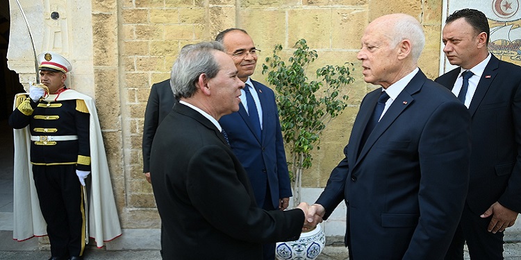 Saied Passation Kaïs Saïed supervise la passation de fonctions entre Ahmed Hachani et Kamel Maddouri