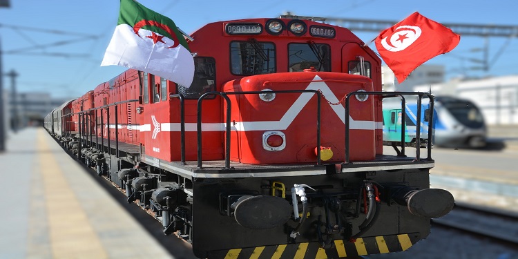 Train Départ du premier voyage commercial en train entre Tunis et Annaba