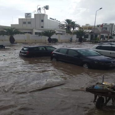 sfax 5 تعليق الدروس بصفاقس وقفصة .. ودعوة المواطنين للحذر