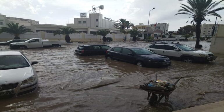 sfax 5 تعليق الدروس بصفاقس وقفصة .. ودعوة المواطنين للحذر