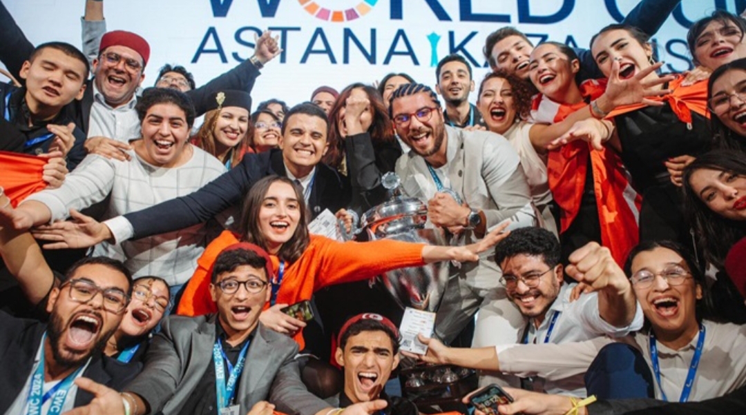 1729163321916 "Enactus Tunisie" تفوز بلقب بطل العالم في مسابقة "Enactus World Cup"