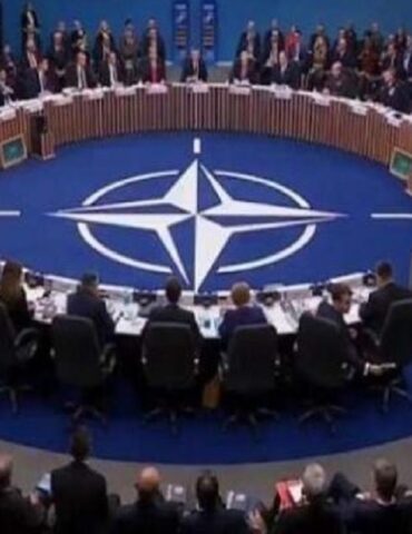 nato بعد استخدام روسيا صاروخا جديدا .. اجتماع طارئ للناتو وأوكرانيا