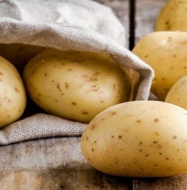 pomme de terre Trois mandats de dépôt pour des pommes de terre