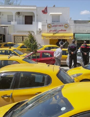 taxi اتحاد التاكسي الفردي يدرس إمكانية الاعلان عن إضراب عام مفتوح