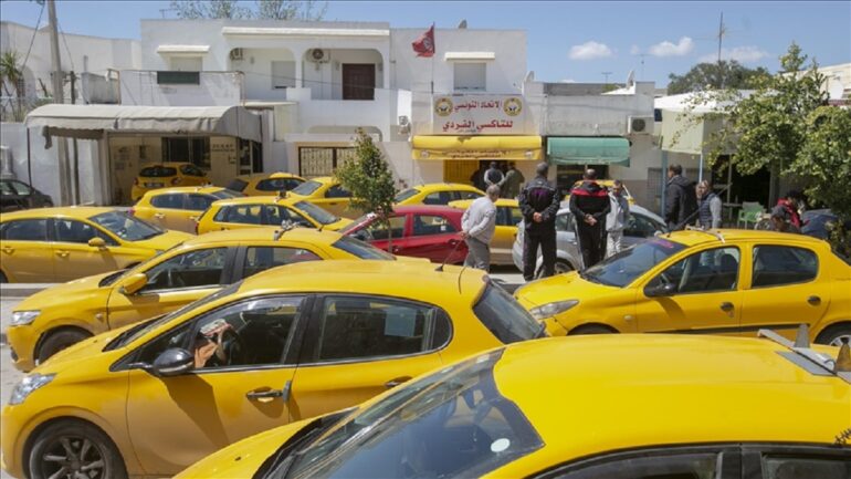 taxi اتحاد التاكسي الفردي يدرس إمكانية الاعلان عن إضراب عام مفتوح