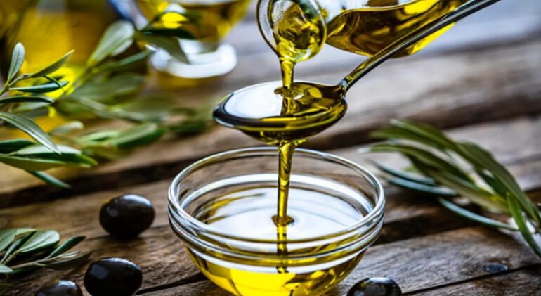 1742823568581 تراجع عائدات صادرات زيت الزيتون