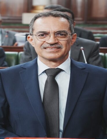 fileha وزير الفلاحة: مقترح انشاء مؤسسات تعليم عالي فلاحي بالجنوب خطوة استراتيجية في اتجاه دعم القطاع