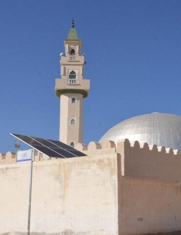 jhyjaaaa التمديد في آجال تنفيذ المشروع النموذجي للتحكم في الطاقة بمساجد ولاية توزر