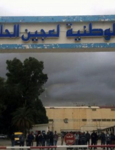 papier صنع 2000 طن من الورق المخصّص لطباعة الكتاب المدرسي والكراس
