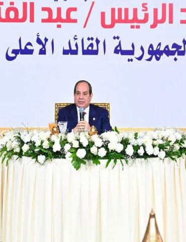 sissssi السيسي: الاقتصاد المصري يشهد مؤشرات إيجابية رغم التحديات