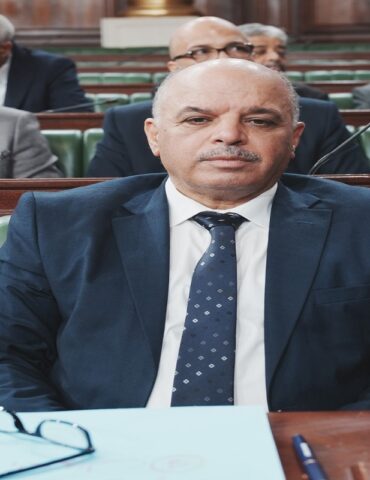 wzir وزير النقل: الوزارة بصدد تعزيز أسطول النقل البري